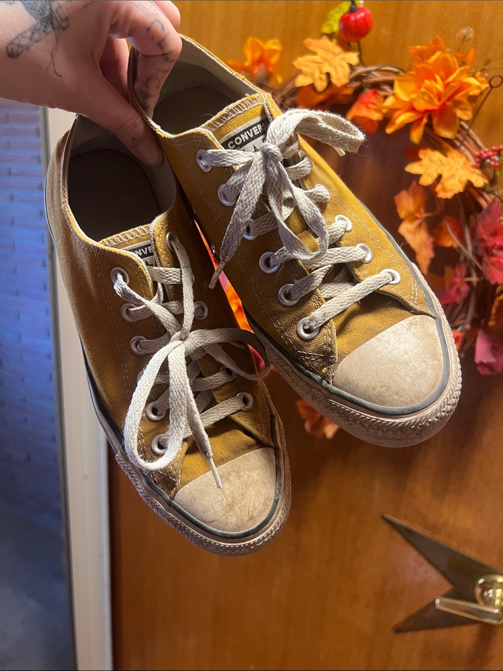 Converse Low-Top Sneakers in Mustard/Yellow